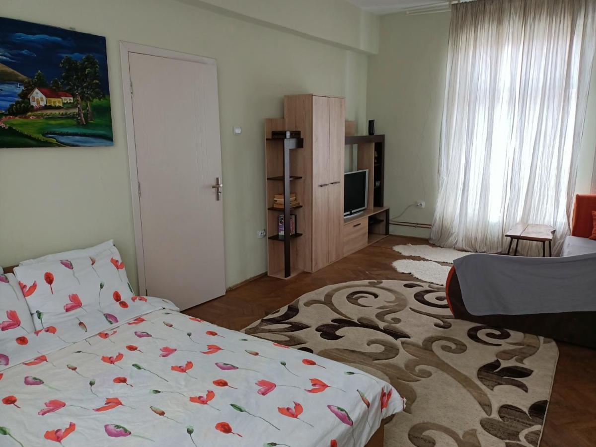 Lovely Apartament In Bucharest, Baba Novac Area Esterno foto