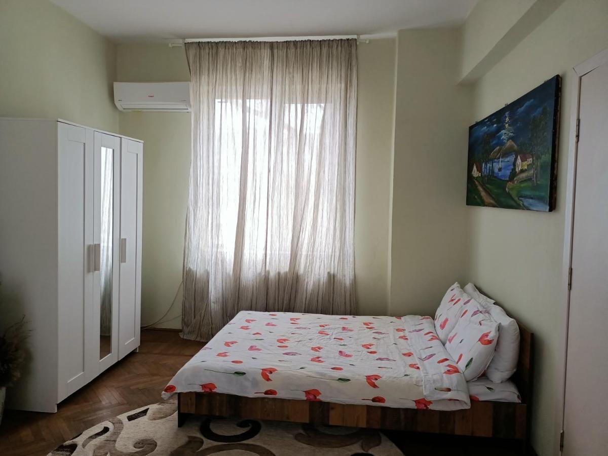 Lovely Apartament In Bucharest, Baba Novac Area Esterno foto